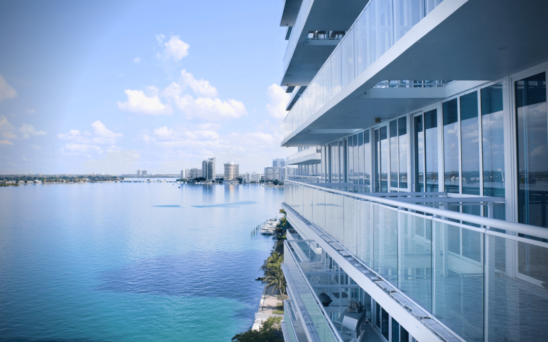 3 REASONS TO BUY LUXURY REAL ESTATE IN MIAMI
